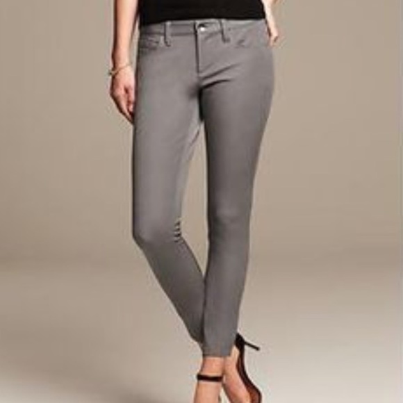 Banana Republic Pants - Banana Republic Sloan pant in gray - size 4